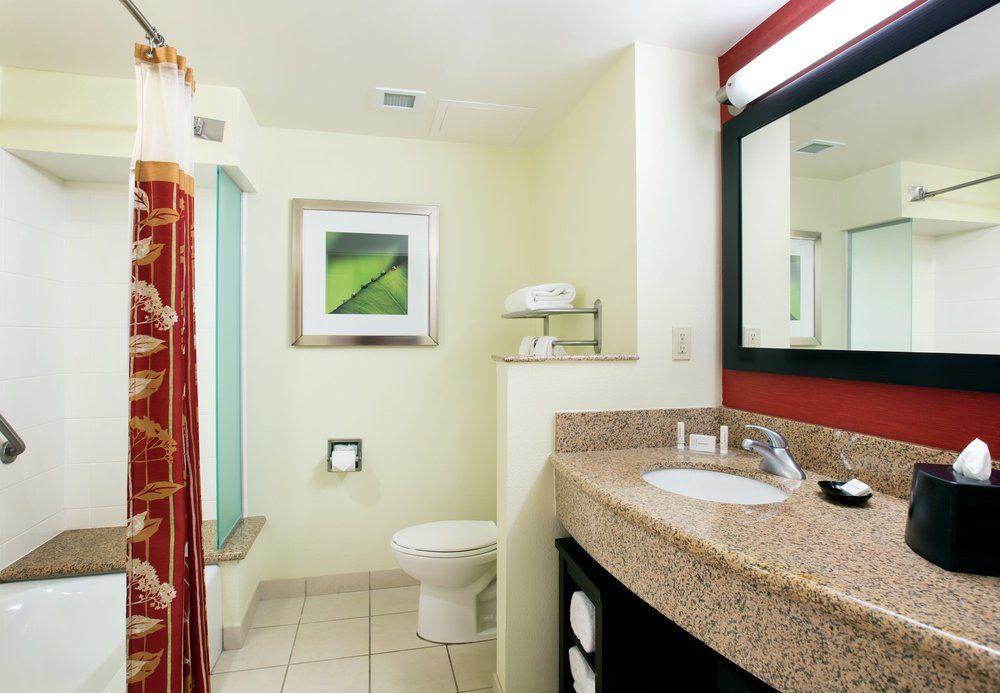 Courtyard By Marriott I-295/east Beltway Hotel